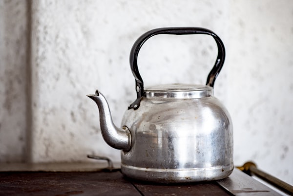 ໝໍ້ຕົ້ມນ້ຳຮ້ອນໄຟຟ້າ Stainless 304 2.0L